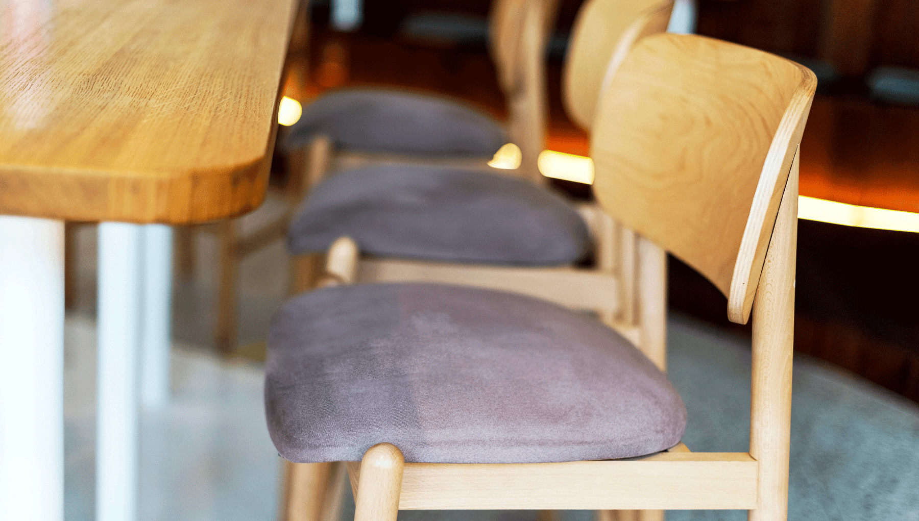 ¿Cómo elegir las sillas para mi cafetería?