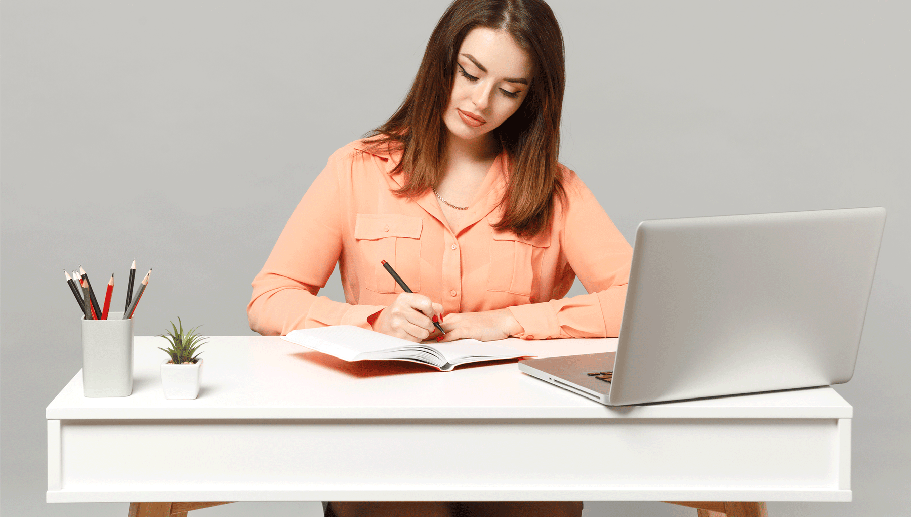 Escritorios para estudiantes. Factores para tener en cuenta para un bu